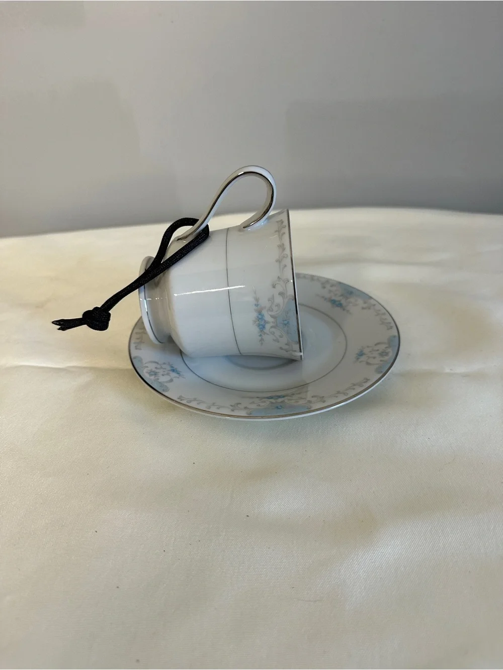 China Tea Cup And Saucer Hanging Bird Feeder with Paracord
